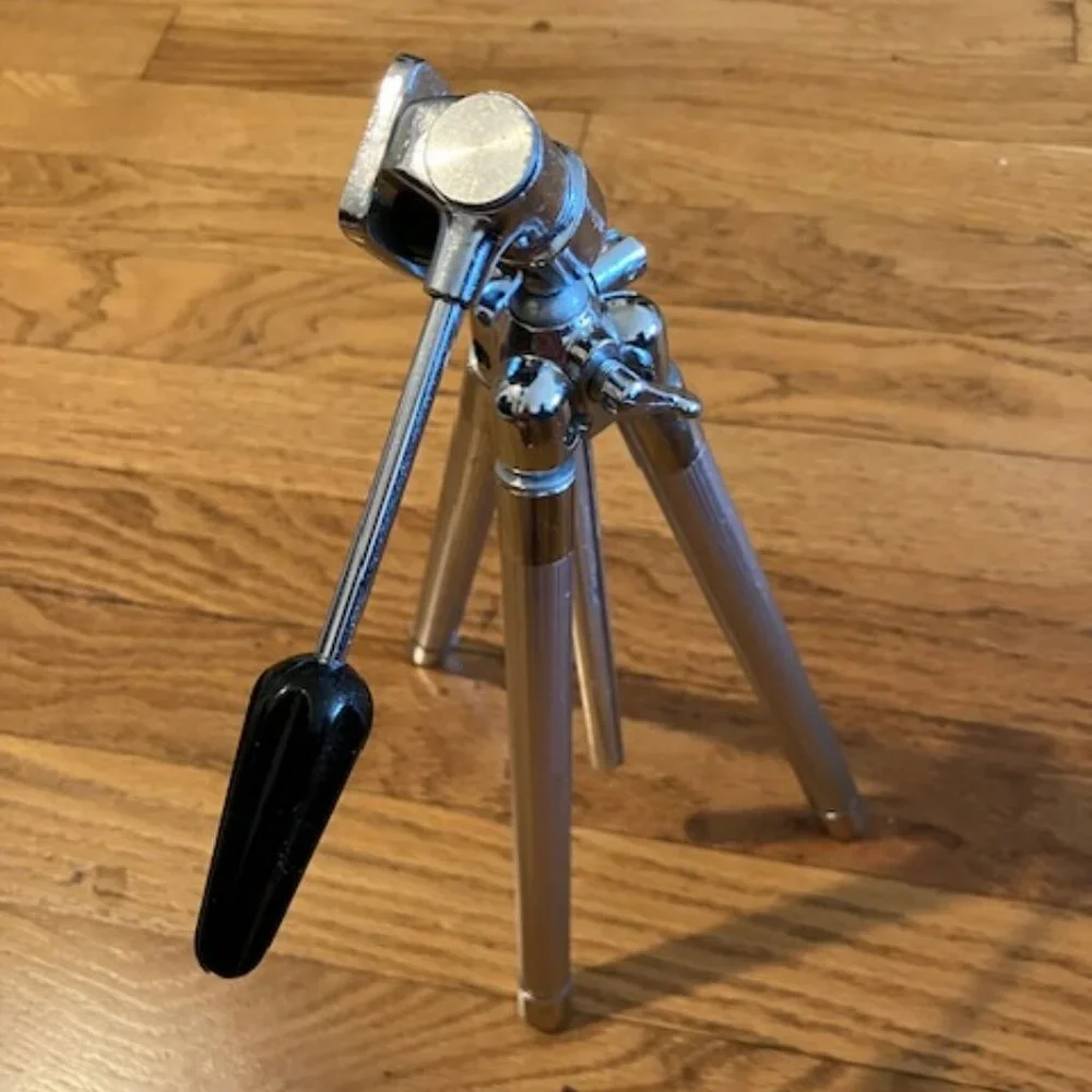 Dot Line Tripod for Smartphone or Camera